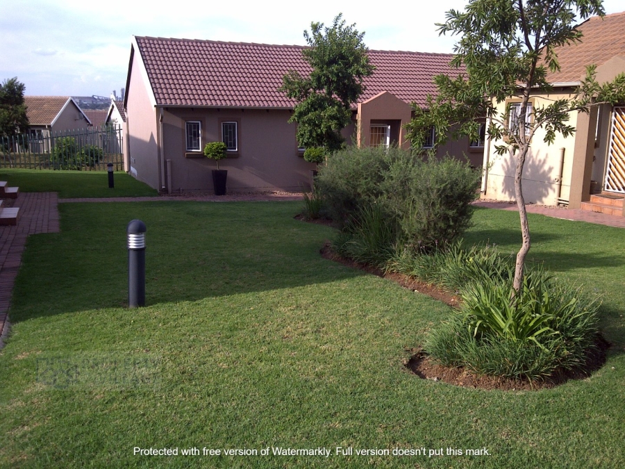 To Let 3 Bedroom Property for Rent in Greenstone Hill Gauteng