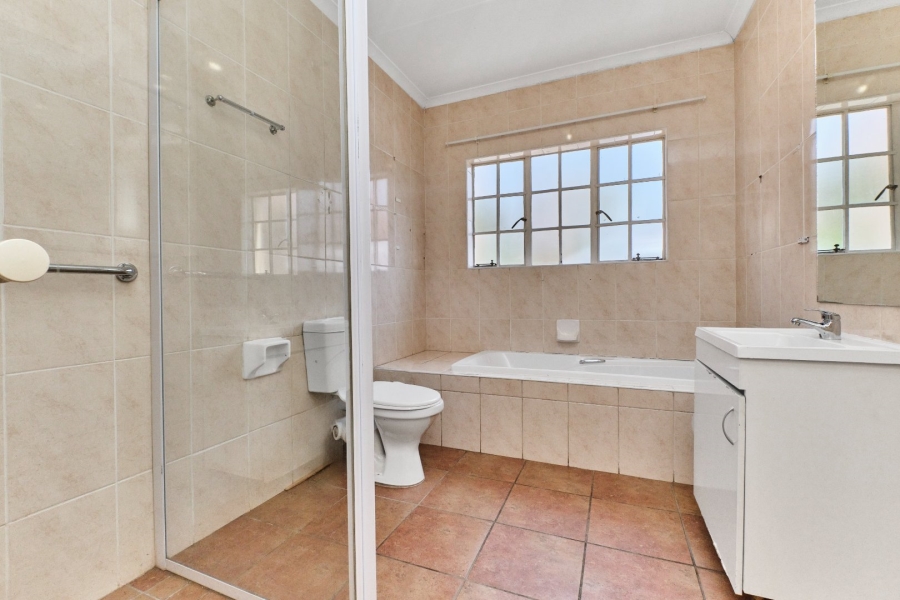 2 Bedroom Property for Sale in Harveston A H Gauteng