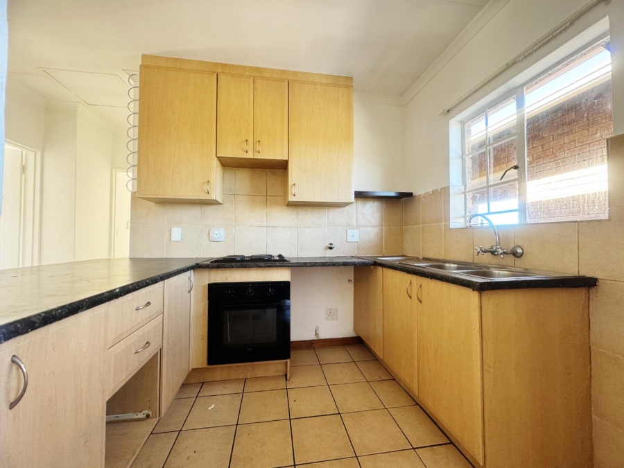 To Let 2 Bedroom Property for Rent in Glen Lauriston Gauteng