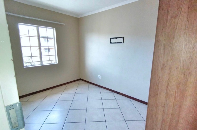 2 Bedroom Property for Sale in Monavoni A H Gauteng