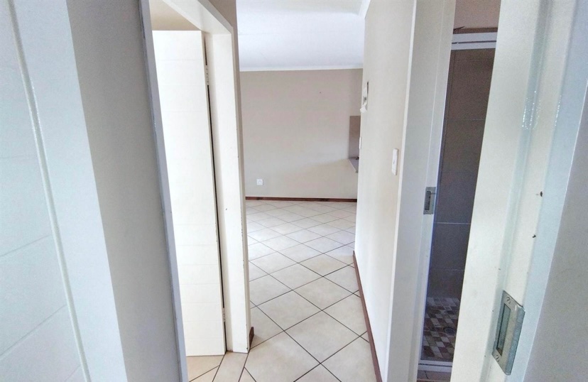 2 Bedroom Property for Sale in Monavoni A H Gauteng