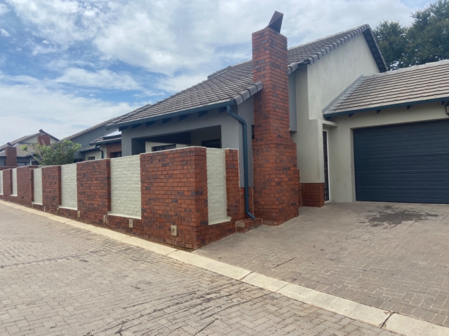 3 Bedroom Property for Sale in Amberfield Gauteng