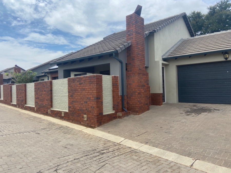 3 Bedroom Property for Sale in Amberfield Gauteng