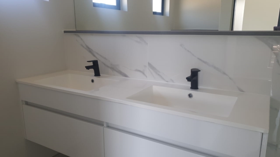 To Let 3 Bedroom Property for Rent in The Polofields Gauteng