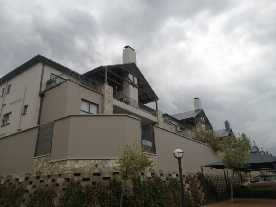 To Let 3 Bedroom Property for Rent in The Polofields Gauteng