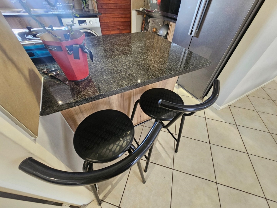 To Let 3 Bedroom Property for Rent in Monavoni Gauteng