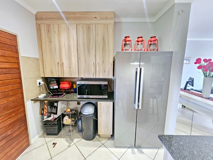 To Let 3 Bedroom Property for Rent in Monavoni Gauteng