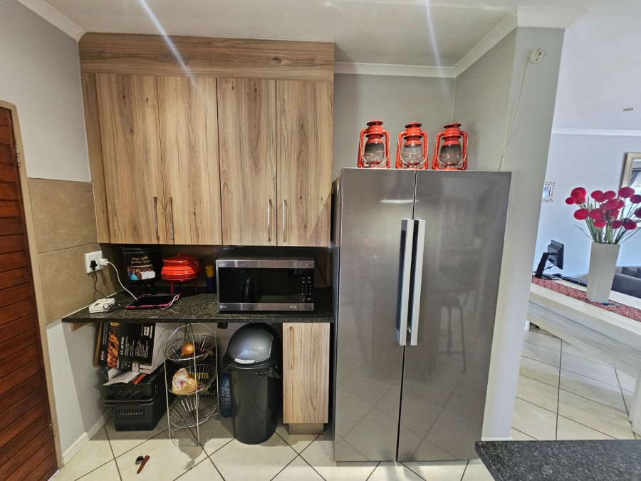 To Let 3 Bedroom Property for Rent in Monavoni Gauteng