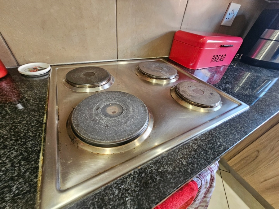 To Let 3 Bedroom Property for Rent in Monavoni Gauteng