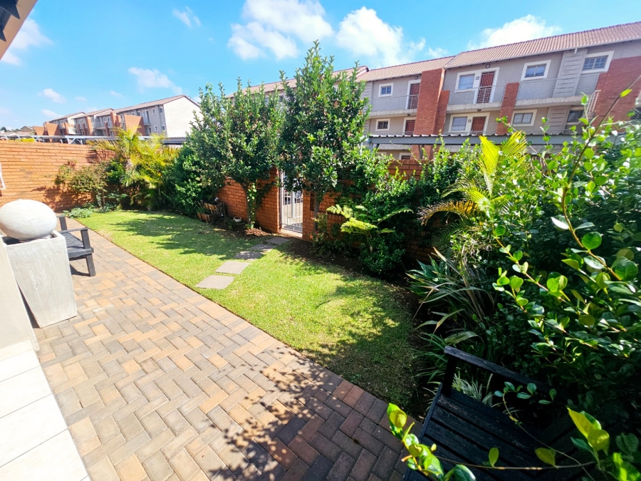 To Let 3 Bedroom Property for Rent in Monavoni Gauteng