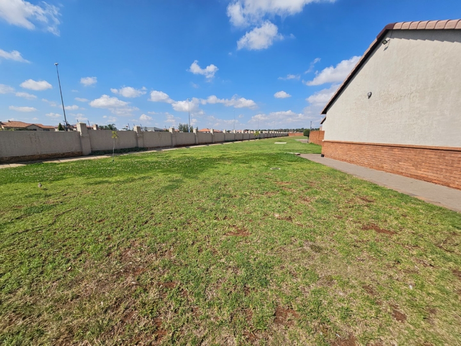 To Let 3 Bedroom Property for Rent in Monavoni Gauteng