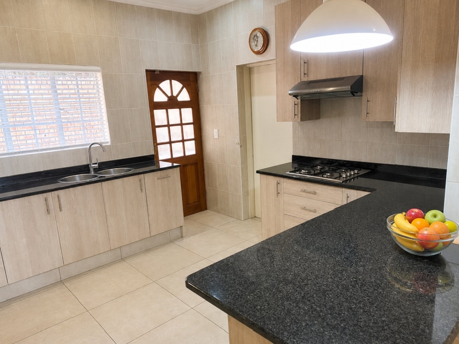 3 Bedroom Property for Sale in Amorosa Gauteng