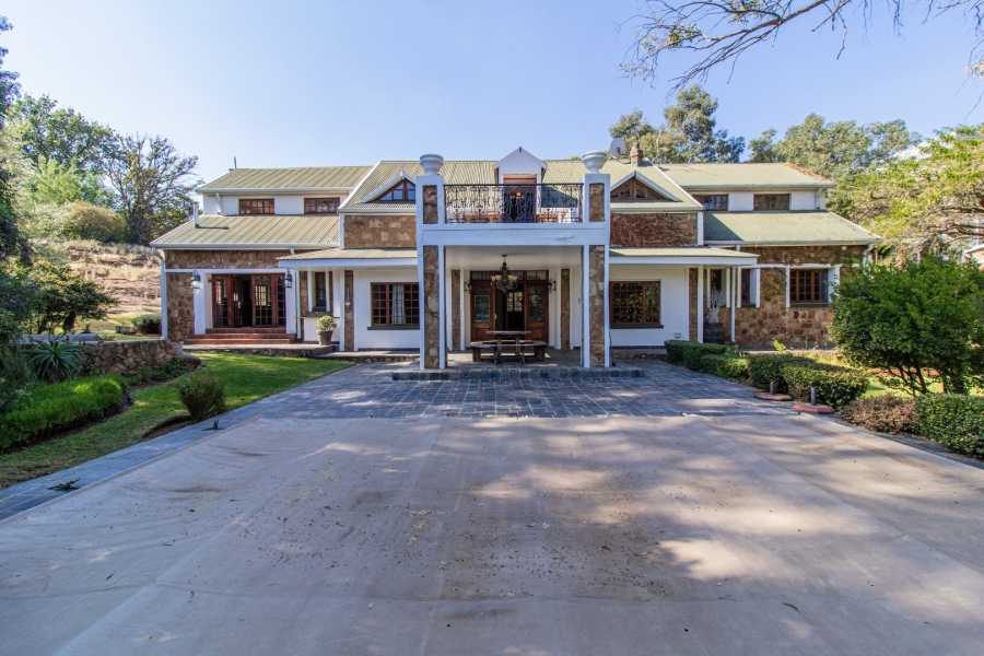 7 Bedroom Property for Sale in Oakdene Gauteng