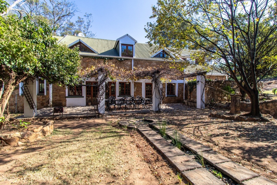 7 Bedroom Property for Sale in Oakdene Gauteng
