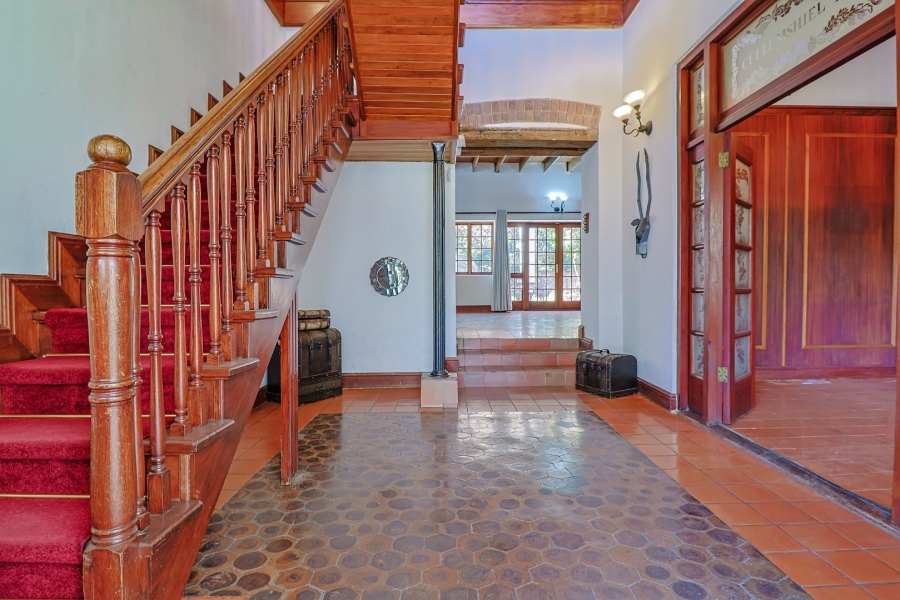 7 Bedroom Property for Sale in Oakdene Gauteng