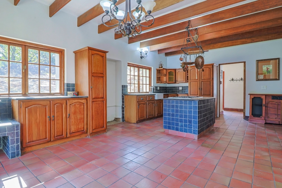 7 Bedroom Property for Sale in Oakdene Gauteng