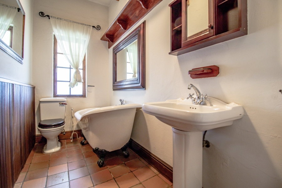 7 Bedroom Property for Sale in Oakdene Gauteng