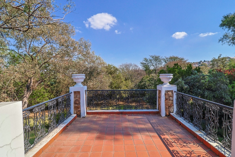 7 Bedroom Property for Sale in Oakdene Gauteng