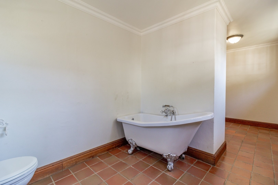 7 Bedroom Property for Sale in Oakdene Gauteng