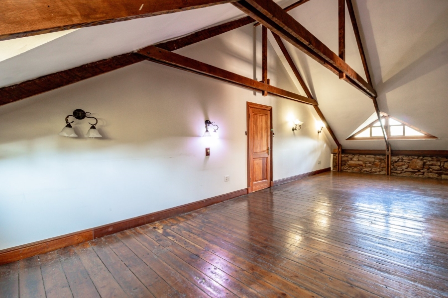 7 Bedroom Property for Sale in Oakdene Gauteng