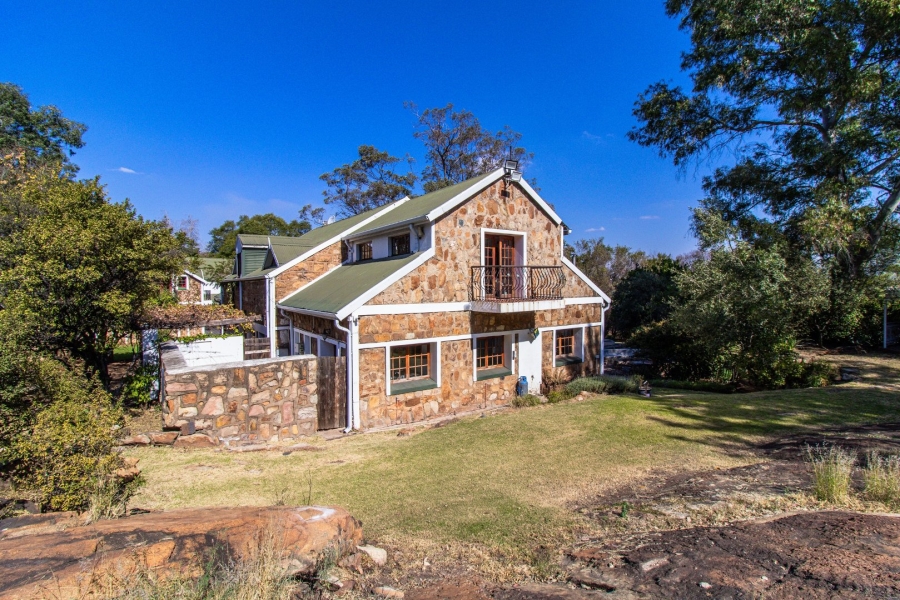 7 Bedroom Property for Sale in Oakdene Gauteng