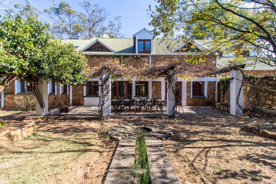 7 Bedroom Property for Sale in Oakdene Gauteng