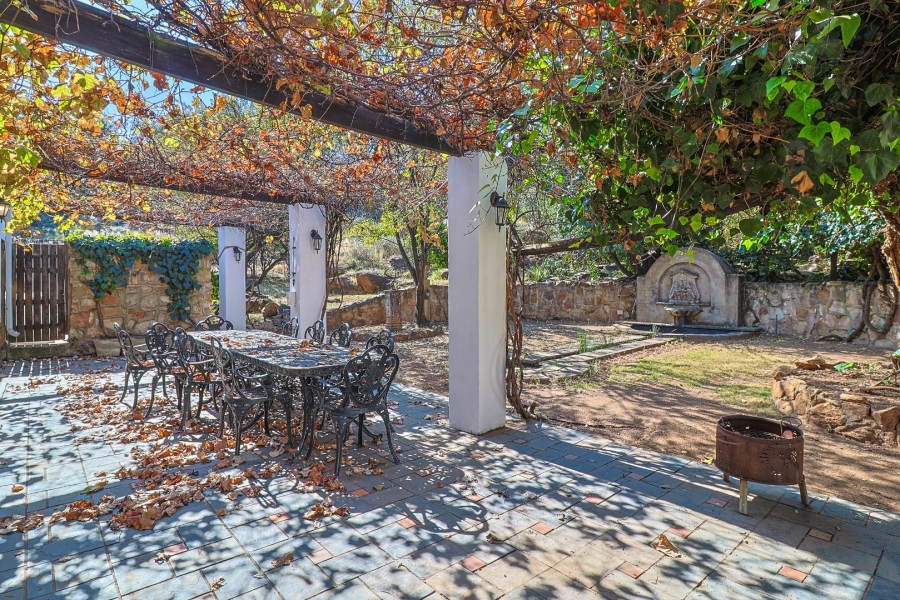 7 Bedroom Property for Sale in Oakdene Gauteng