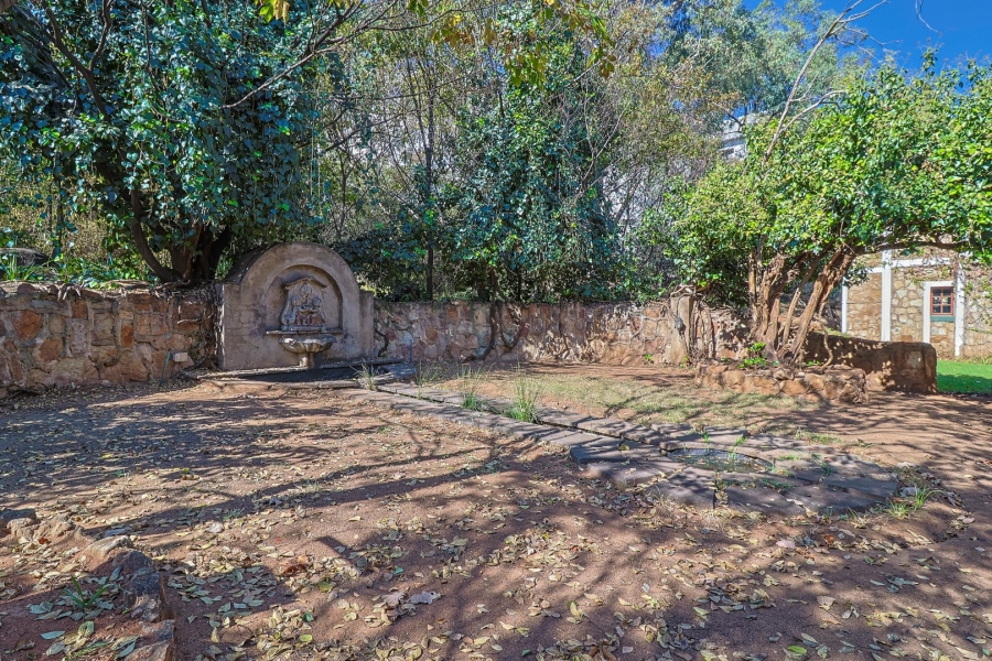 7 Bedroom Property for Sale in Oakdene Gauteng