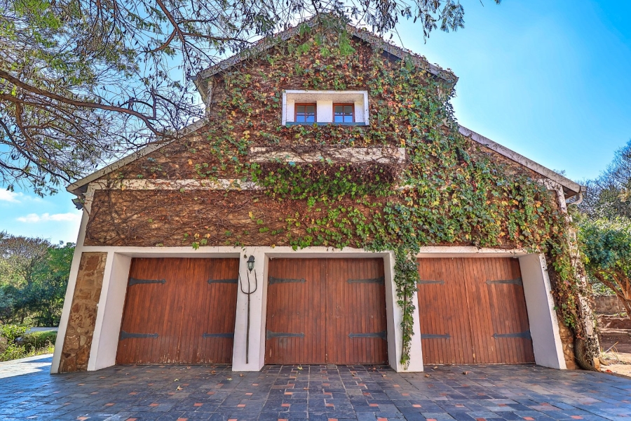 7 Bedroom Property for Sale in Oakdene Gauteng