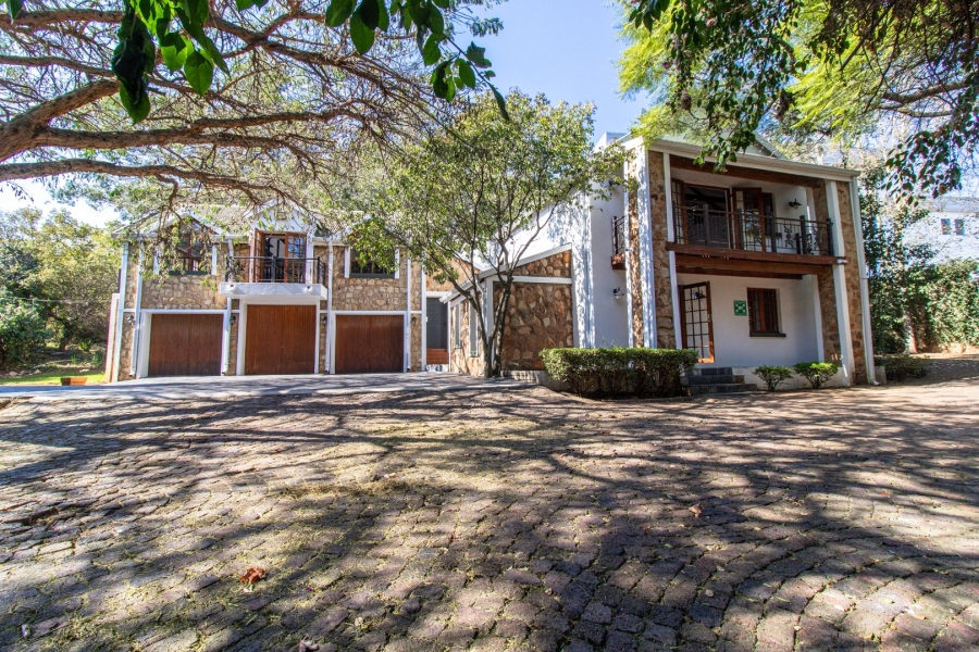 7 Bedroom Property for Sale in Oakdene Gauteng