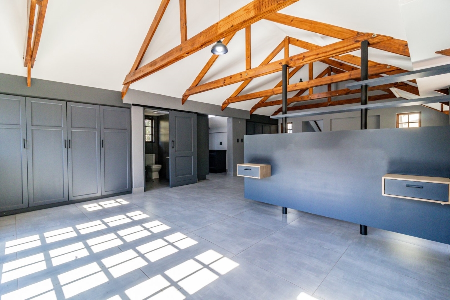 7 Bedroom Property for Sale in Oakdene Gauteng