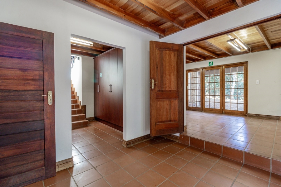 7 Bedroom Property for Sale in Oakdene Gauteng