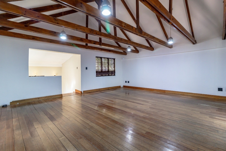 7 Bedroom Property for Sale in Oakdene Gauteng