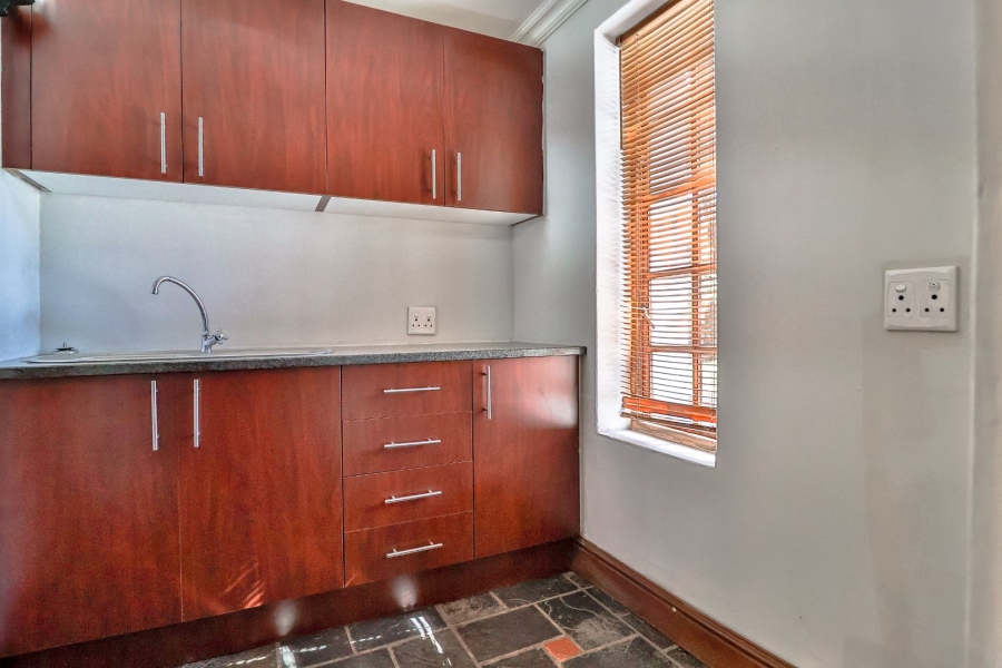 7 Bedroom Property for Sale in Oakdene Gauteng