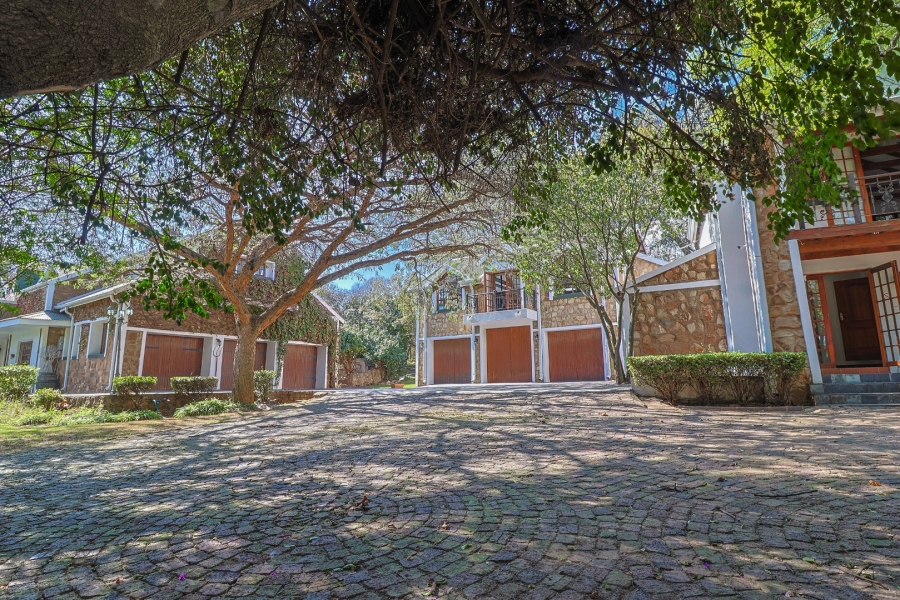 7 Bedroom Property for Sale in Oakdene Gauteng