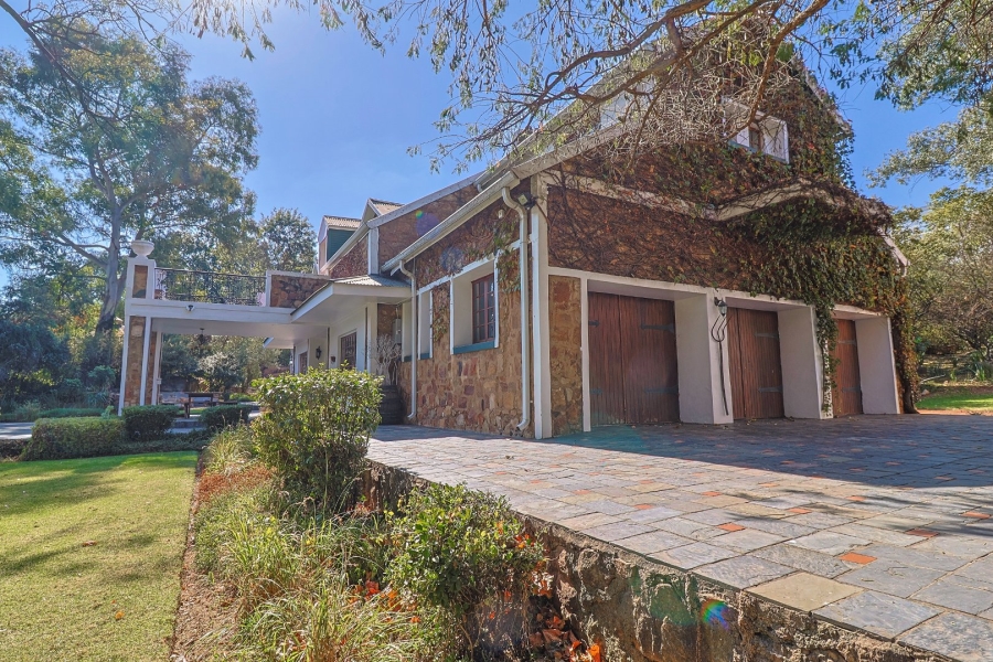 7 Bedroom Property for Sale in Oakdene Gauteng