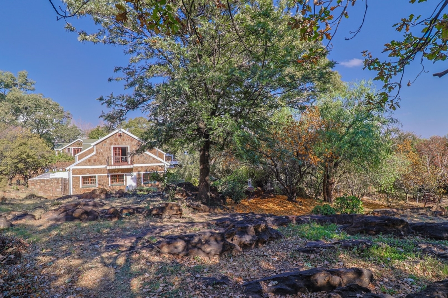 7 Bedroom Property for Sale in Oakdene Gauteng