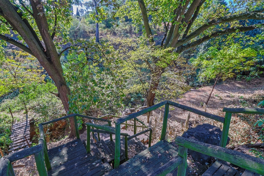 7 Bedroom Property for Sale in Oakdene Gauteng