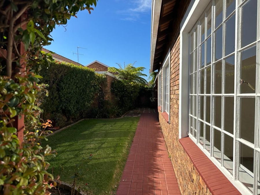 3 Bedroom Property for Sale in Honeydew Manor Gauteng