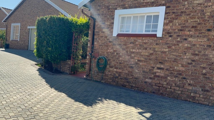 3 Bedroom Property for Sale in Honeydew Manor Gauteng