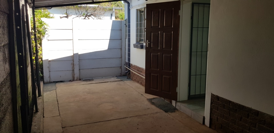 To Let 1 Bedroom Property for Rent in Les Marais Gauteng