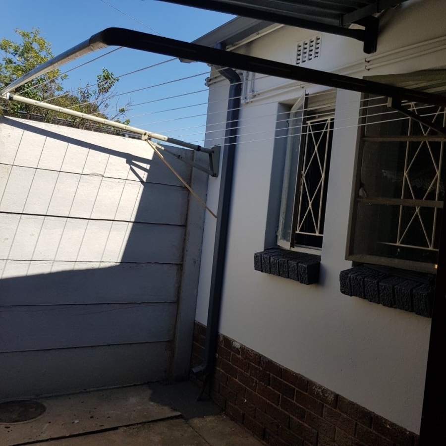 To Let 1 Bedroom Property for Rent in Les Marais Gauteng