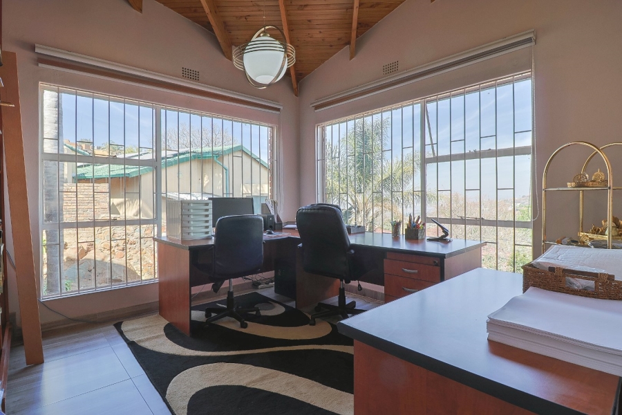 4 Bedroom Property for Sale in Bassonia Gauteng