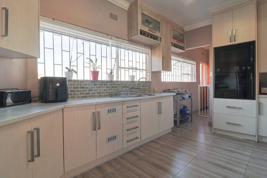 4 Bedroom Property for Sale in Bassonia Gauteng