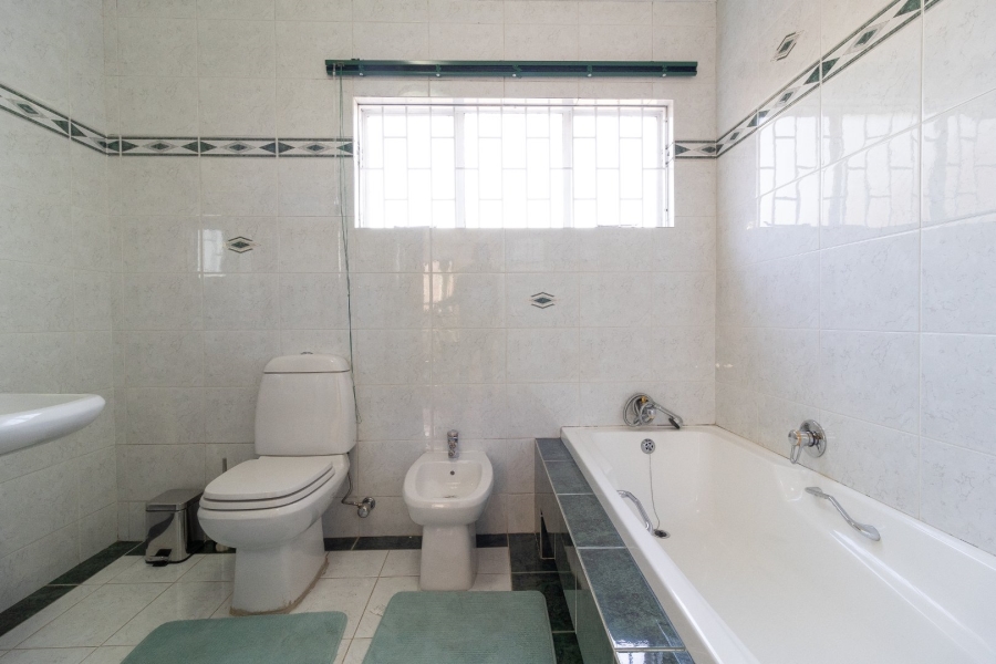 4 Bedroom Property for Sale in Bassonia Gauteng