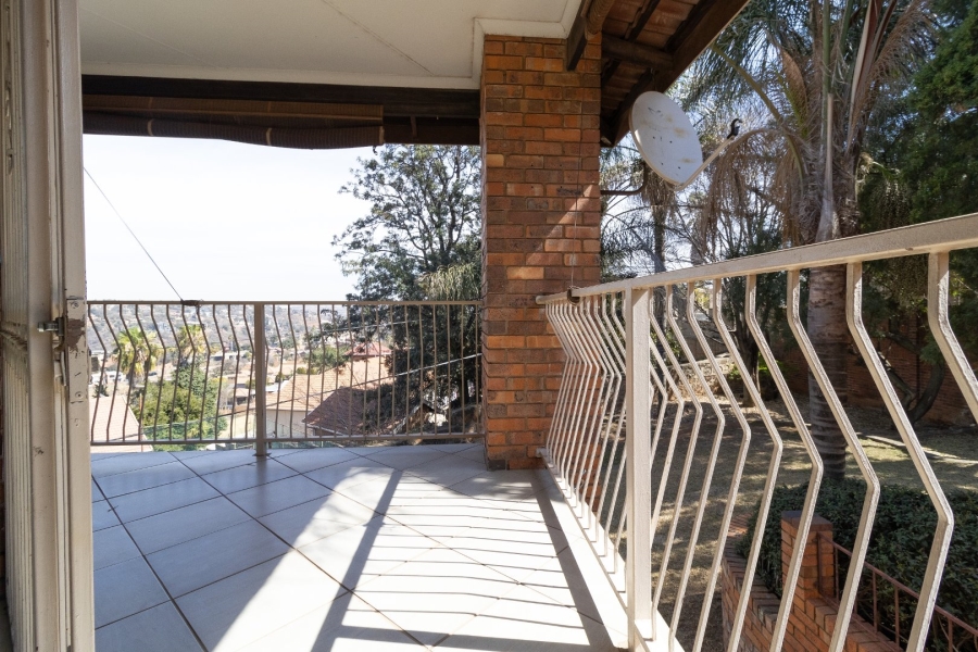 4 Bedroom Property for Sale in Bassonia Gauteng