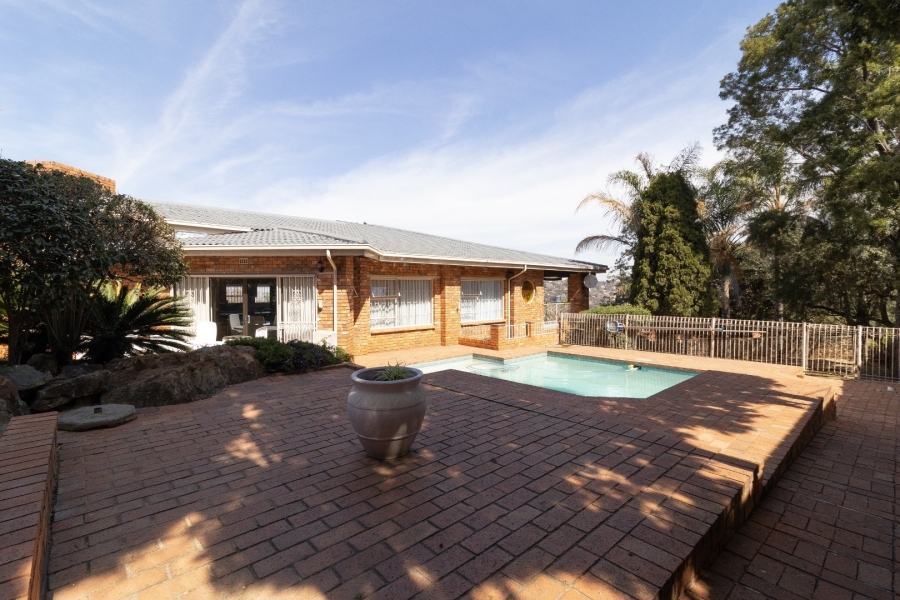 4 Bedroom Property for Sale in Bassonia Gauteng