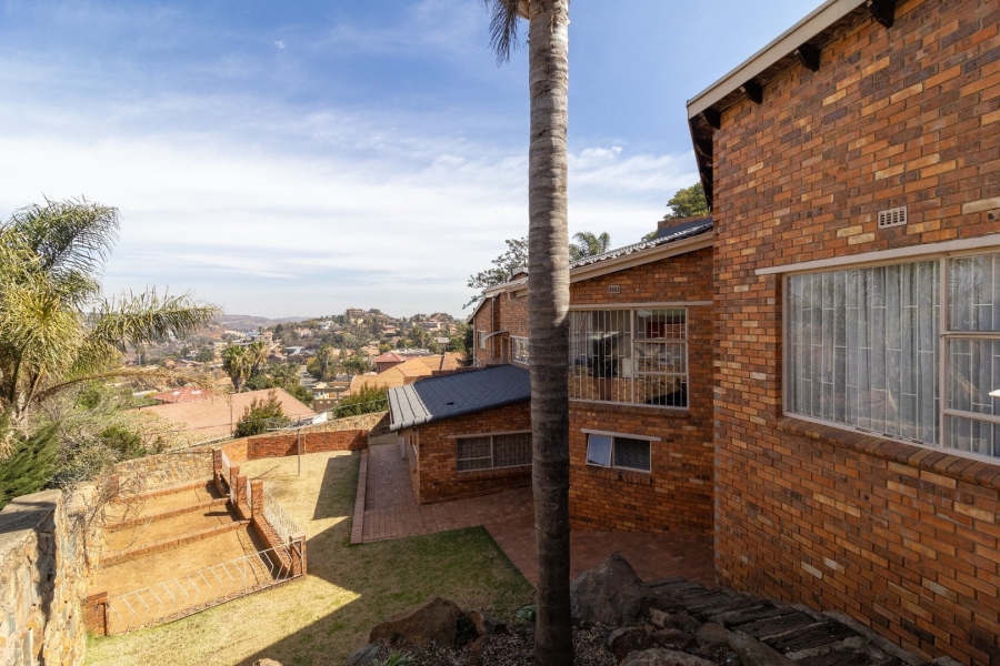 4 Bedroom Property for Sale in Bassonia Gauteng
