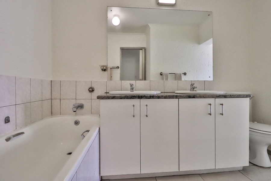 To Let 1 Bedroom Property for Rent in Bedfordview Gauteng