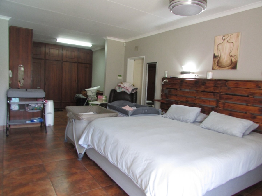 4 Bedroom Property for Sale in Vanderbijlpark SW 5 Gauteng